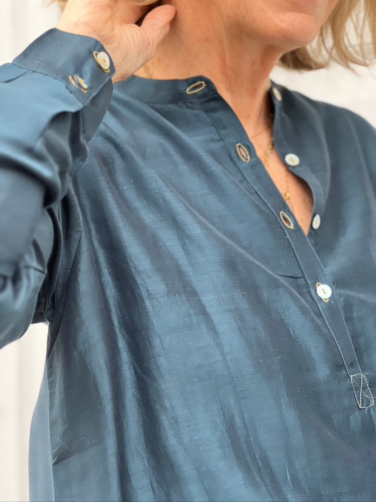 Lined long back shirt in teal silk cotton
